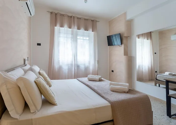 Napoli Fly Guest House 290